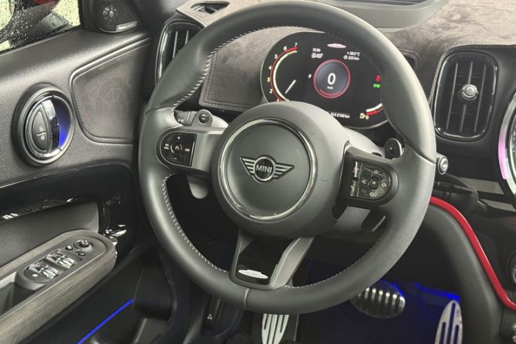 Used MINI JCM COUNTRYMAN 2023 Refresh 2.0T JOHN COOPER WORKS Interior 10