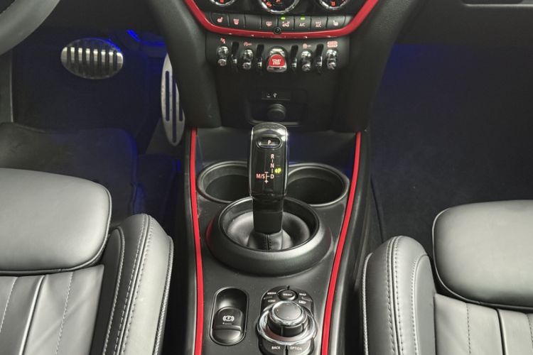 Used MINI JCM COUNTRYMAN 2023 Refresh 2.0T JOHN COOPER WORKS Interior 8