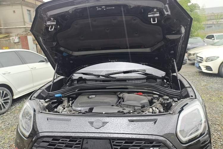 Used MINI JCM COUNTRYMAN 2024 2.0T JOHN COOPER WORKS Engine Bay