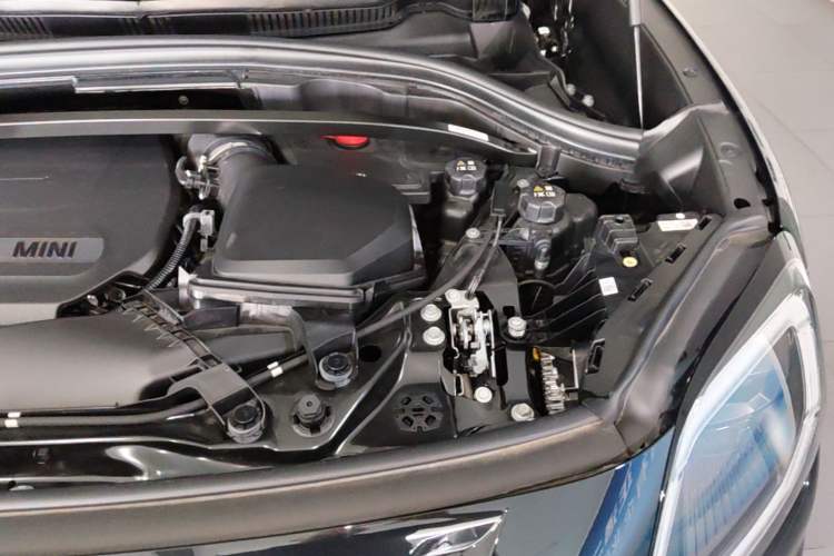 Used MINI JCM COUNTRYMAN 2024 2.0T JOHN COOPER WORKS Engine Bay Left