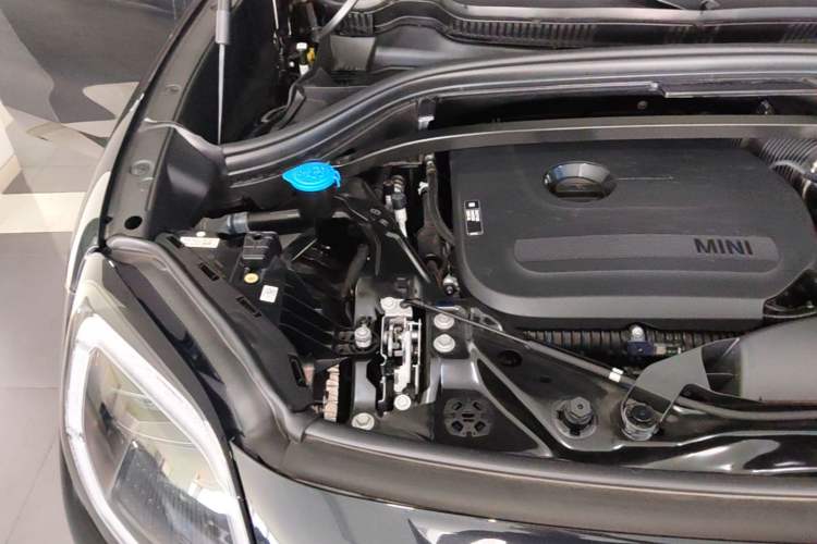 Used MINI JCM COUNTRYMAN 2024 2.0T JOHN COOPER WORKS Engine Bay Right