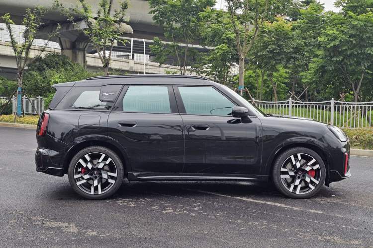Used MINI JCM COUNTRYMAN 2024 2.0T JOHN COOPER WORKS Exterior 3