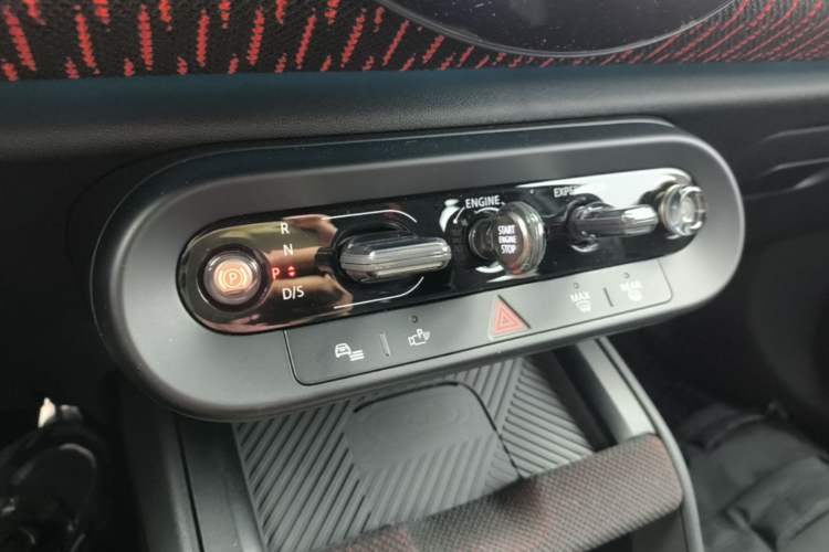 Used MINI JCM COUNTRYMAN 2024 2.0T JOHN COOPER WORKS Gear Lever