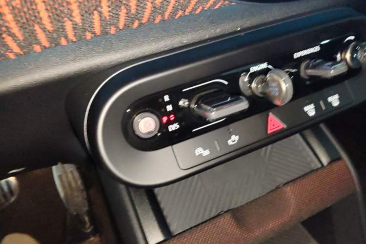 Used MINI JCM COUNTRYMAN 2024 2.0T JOHN COOPER WORKS Gear Lever