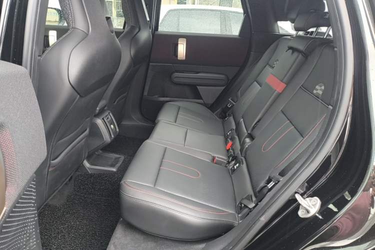Used MINI JCM COUNTRYMAN 2024 2.0T JOHN COOPER WORKS Left Rear Seat