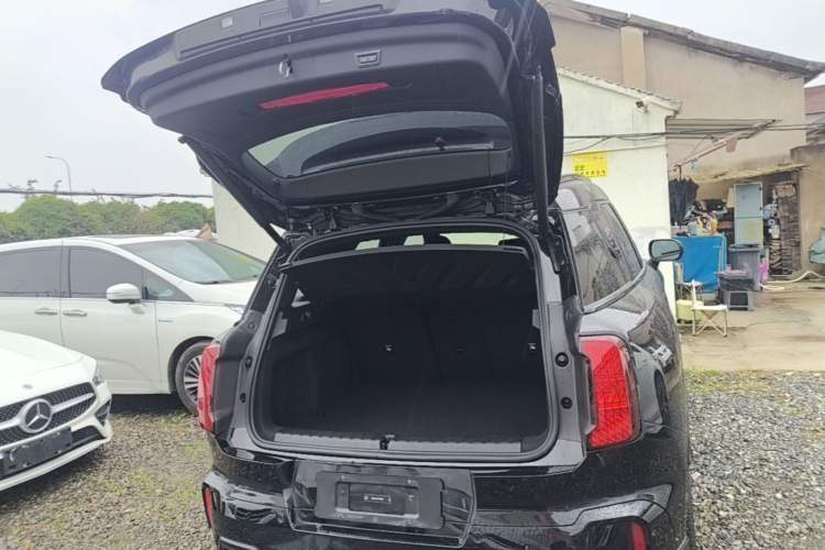 Used MINI JCM COUNTRYMAN 2024 2.0T JOHN COOPER WORKS Trunk