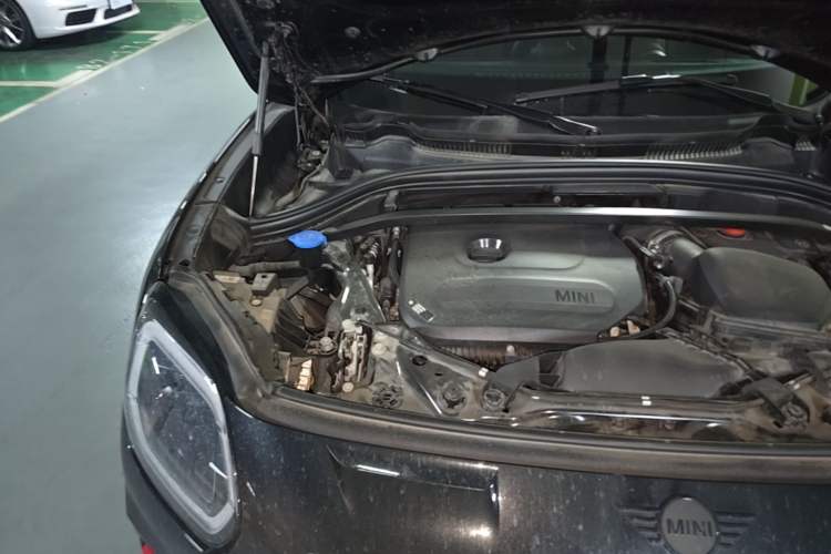 Used MINI JCM COUNTRYMAN 2024 2.0T JOHN COOPER WORKS Engine Bay Right