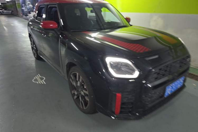 Used MINI JCM COUNTRYMAN 2024 2.0T JOHN COOPER WORKS Front Right 45 Deg
