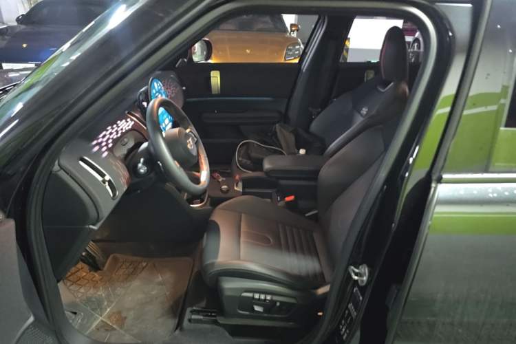 Used MINI JCM COUNTRYMAN 2024 2.0T JOHN COOPER WORKS Left Front Seat