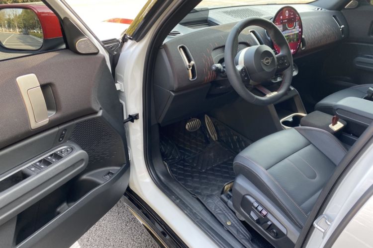 Used MINI JCM COUNTRYMAN 2024 2.0T JOHN COOPER WORKS Interior 1