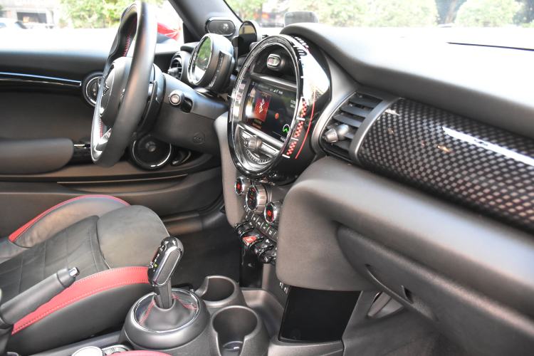 Used MINI JCW 2018 2.0T JOHN COOPER WORKS ALL-IN Interior 5
