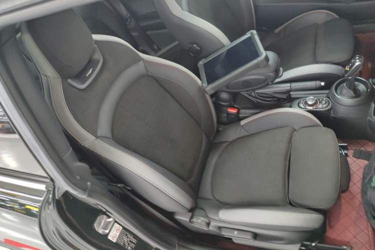 Used MINI JCW 2022 2.0T JOHN COOPER WORKS ALL-IN Right Front Seat