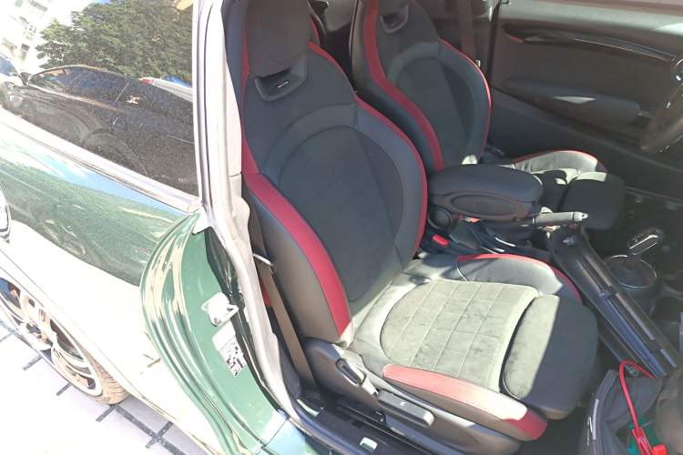 Used MINI JCW 2018 2.0T JOHN COOPER WORKS ALL-IN Right Front Seat