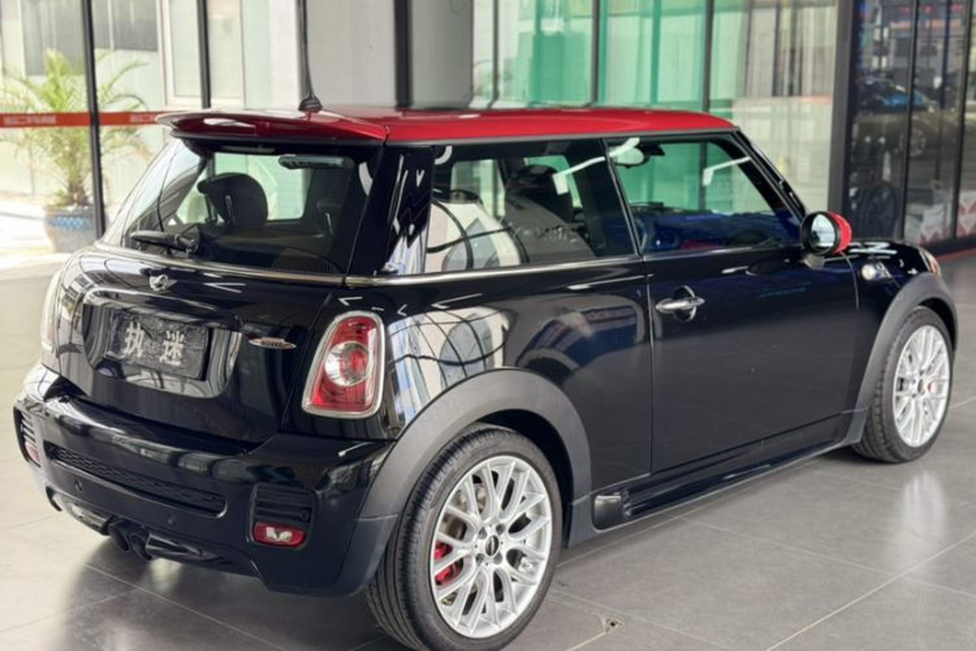 Used MINI JCW 2013 1.6T JOHN COOPER WORKS Exterior 4