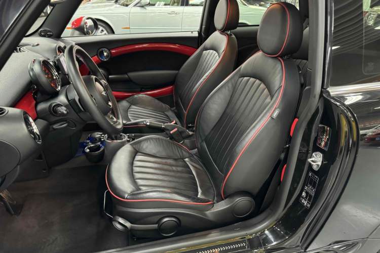 Used MINI JCW 2013 1.6T JOHN COOPER WORKS Interior 4