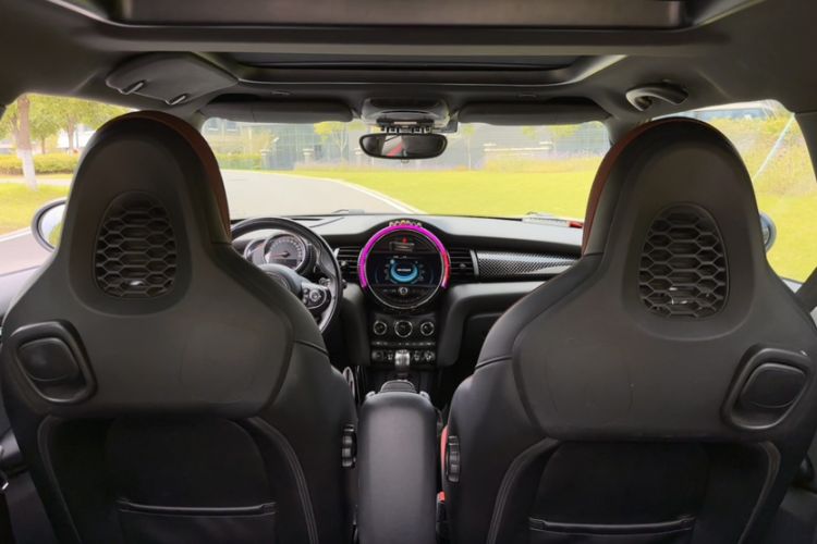 Used MINI JCW 2015 2.0T JOHN COOPER WORKS Interior 10