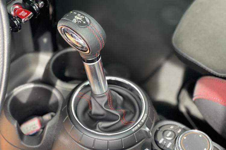 Used MINI JCW 2015 2.0T JOHN COOPER WORKS Interior 3