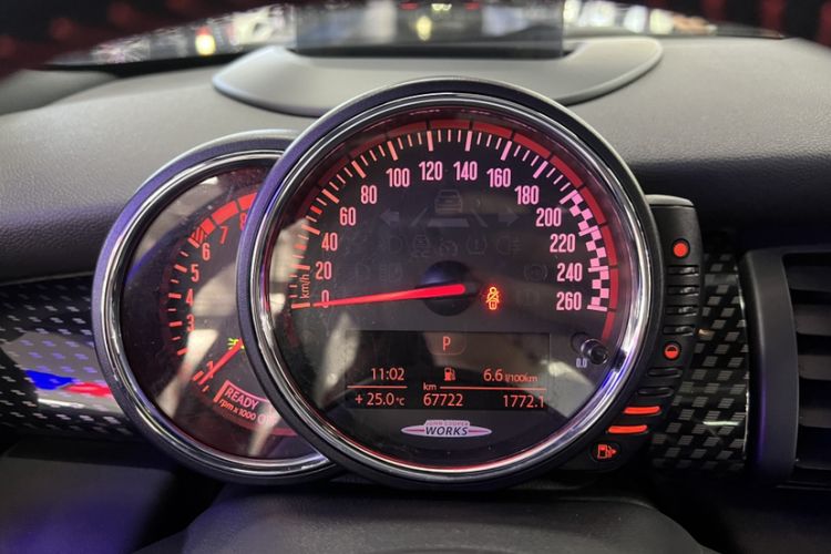 Used MINI JCW 2015 2.0T JOHN COOPER WORKS Odometer Close Up