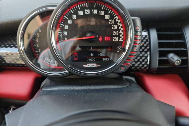 Used MINI JCW 2015 2.0T JOHN COOPER WORKS Odometer Close Up