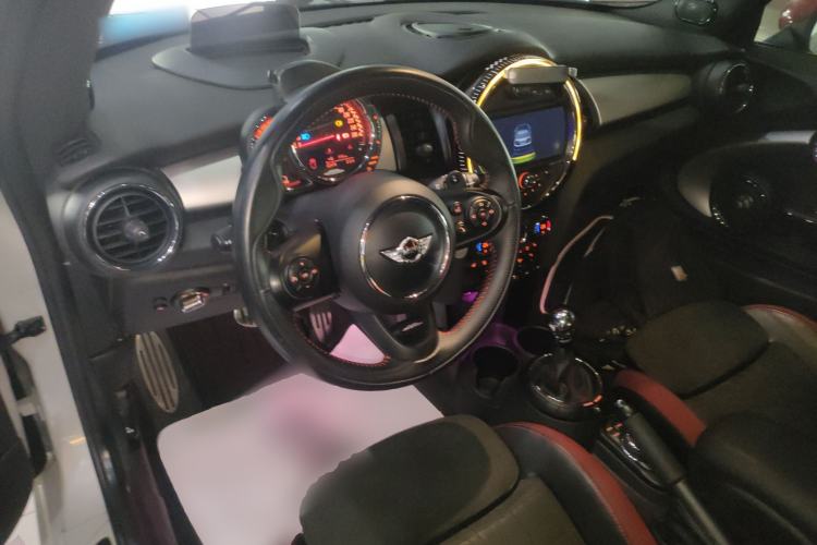 Used MINI JCW 2015 2.0T JOHN COOPER WORKS Interior 2