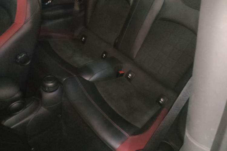 Used MINI JCW 2015 2.0T JOHN COOPER WORKS Interior 4