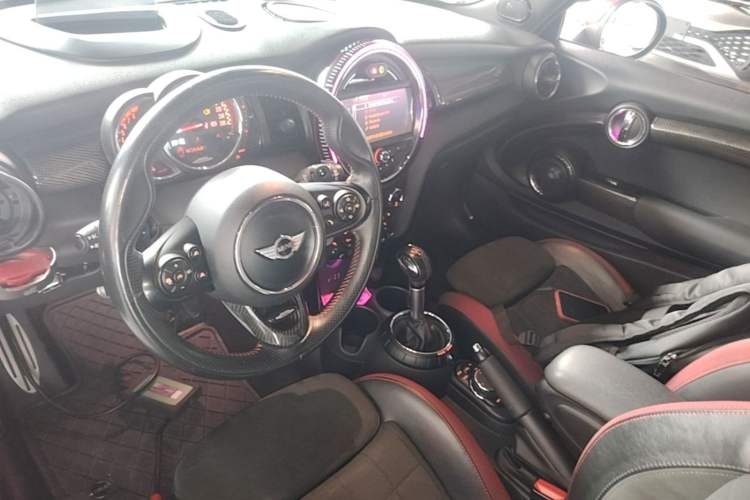 Used MINI JCW 2015 2.0T JOHN COOPER WORKS Center Console
