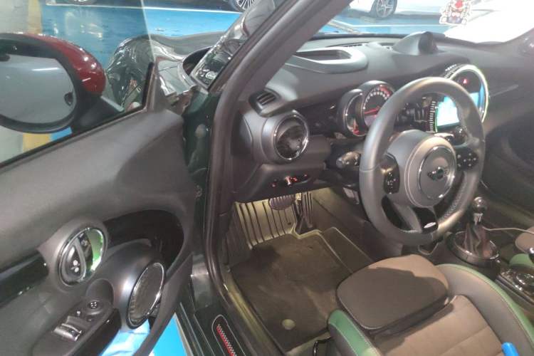 Used MINI JCW 2015 2.0T JOHN COOPER WORKS Driver Seat