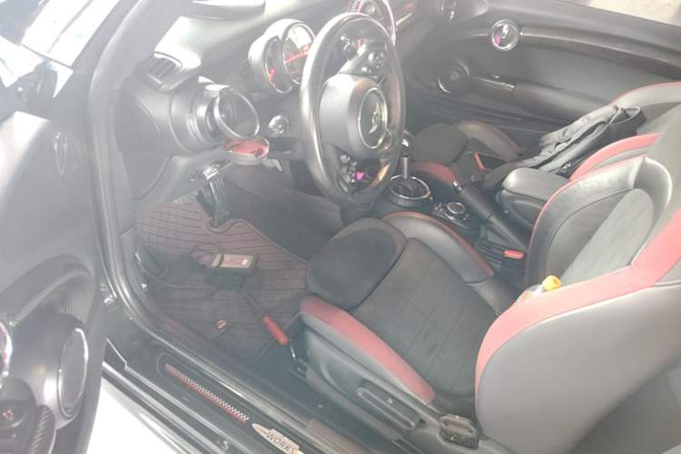 Used MINI JCW 2015 2.0T JOHN COOPER WORKS Driver Seat