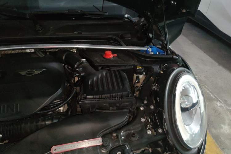 Used MINI JCW 2015 2.0T JOHN COOPER WORKS Engine Bay Left