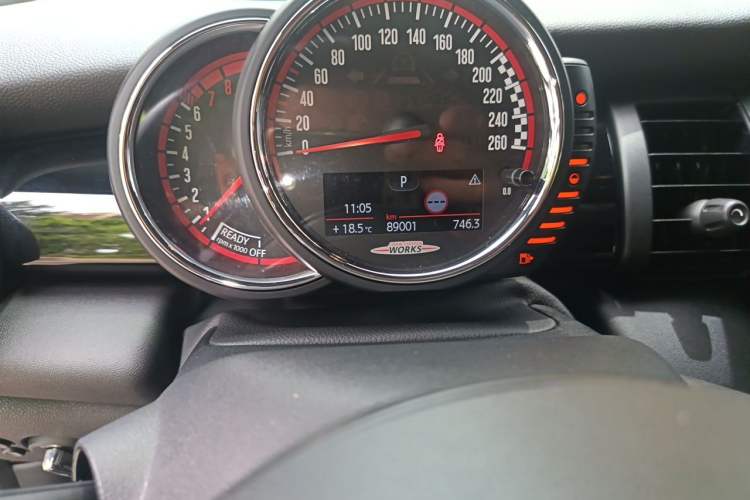 Used MINI JCW 2015 2.0T JOHN COOPER WORKS Odometer Close Up