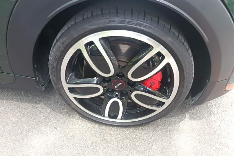 Used MINI JCW 2015 2.0T JOHN COOPER WORKS Right Front Wheel Hub
