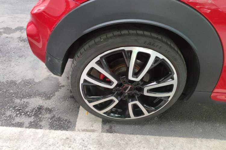 Used MINI JCW 2015 2.0T JOHN COOPER WORKS Right Rear Wheel Hub