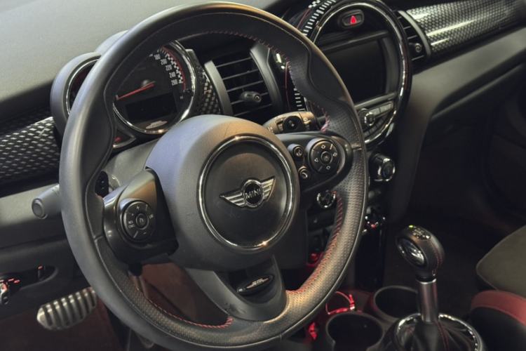 Used MINI JCW 2016 2.0T JOHN COOPER WORKS Interior 2