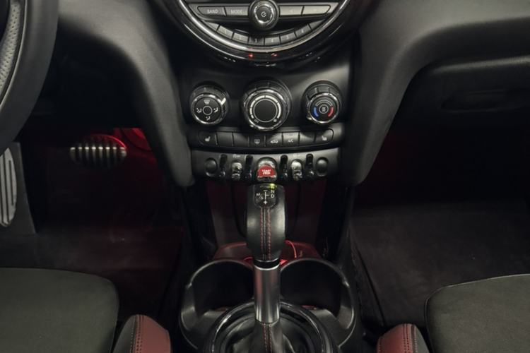 Used MINI JCW 2016 2.0T JOHN COOPER WORKS Interior 3