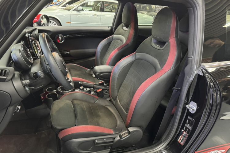 Used MINI JCW 2016 2.0T JOHN COOPER WORKS Interior 5
