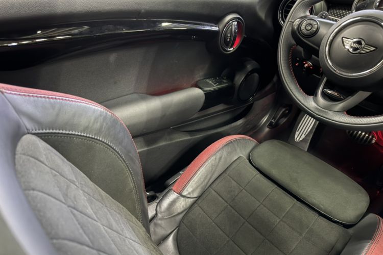 Used MINI JCW 2016 2.0T JOHN COOPER WORKS Interior 8