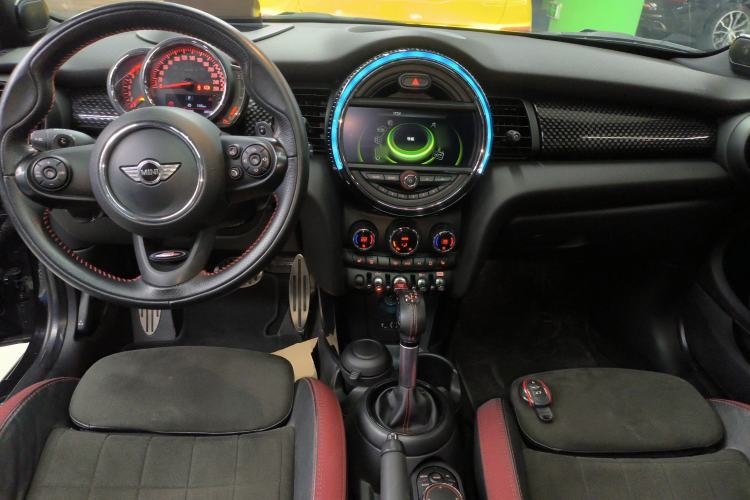 Used MINI JCW 2017 2.0T JOHN COOPER WORKS Avant-Garde Center Console