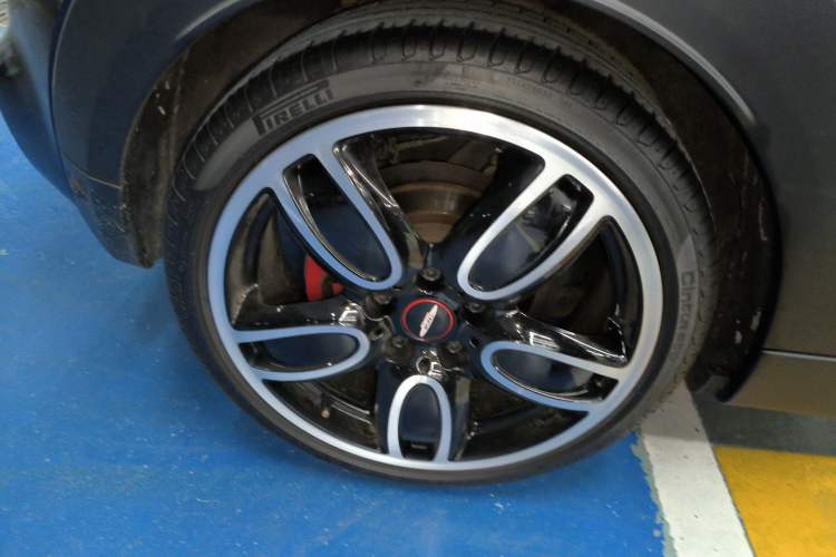 Used MINI JCW 2017 2.0T JOHN COOPER WORKS Avant-Garde Right Rear Wheel Hub