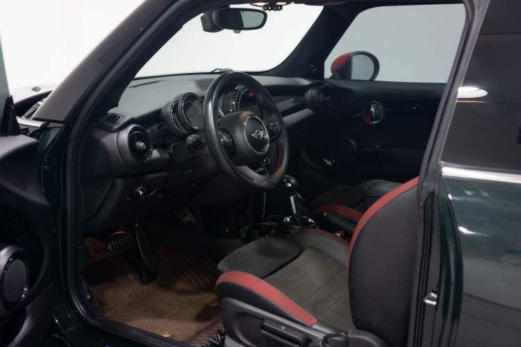 Used MINI JCW 2017 2.0T JOHN COOPER WORKS Interior 2