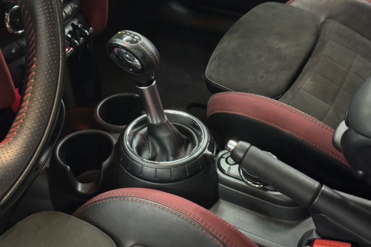 Used MINI JCW 2017 2.0T JOHN COOPER WORKS Gear Lever