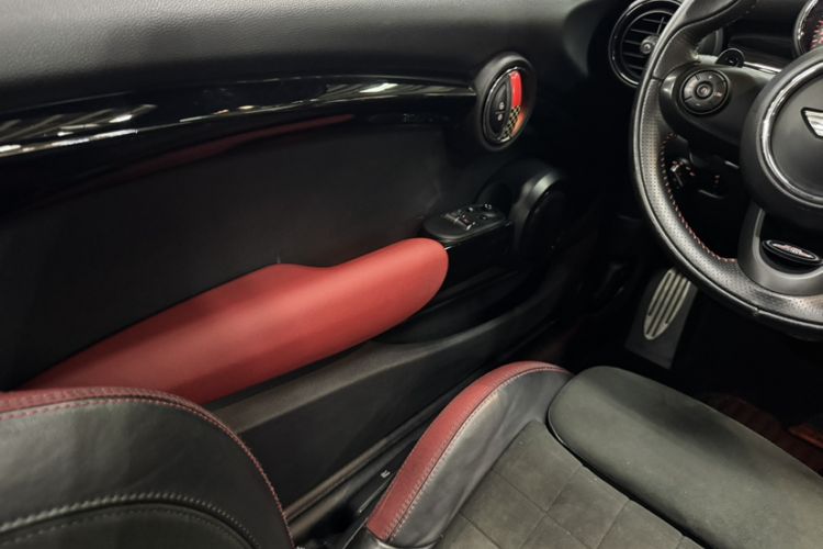 Used MINI JCW 2017 2.0T JOHN COOPER WORKS Interior 13