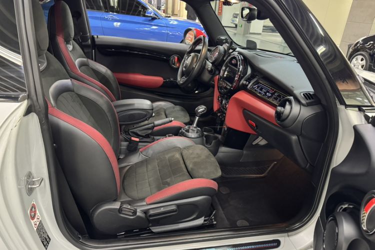 Used MINI JCW 2017 2.0T JOHN COOPER WORKS Interior 14
