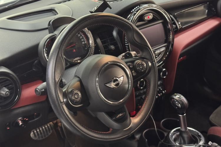 Used MINI JCW 2017 2.0T JOHN COOPER WORKS Interior 6