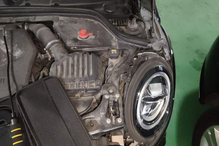 Used MINI JCW 2018 2.0T JOHN COOPER WORKS ALL-IN Engine Bay Left
