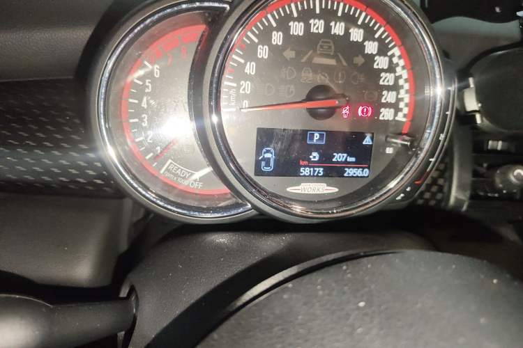 Used MINI JCW 2018 2.0T JOHN COOPER WORKS ALL-IN Odometer Close Up