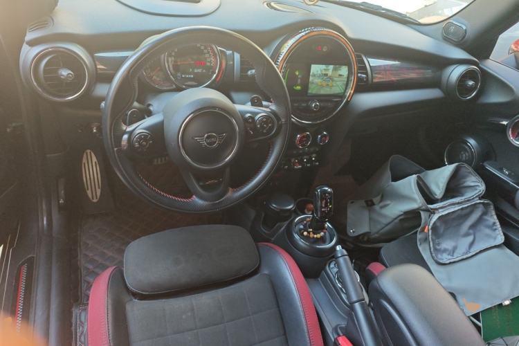 Used MINI JCW 2018 2.0T JOHN COOPER WORKS ALL-IN Center Console