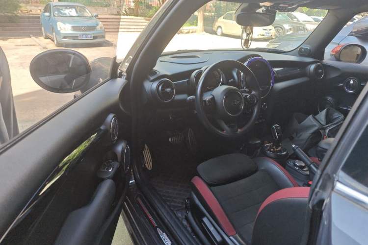 Used MINI JCW 2018 2.0T JOHN COOPER WORKS ALL-IN Driver Seat