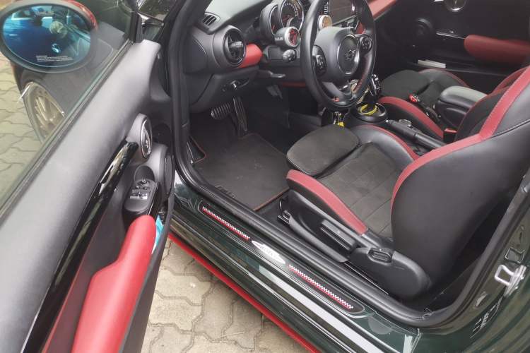 Used MINI JCW 2018 2.0T JOHN COOPER WORKS ALL-IN Driver Seat