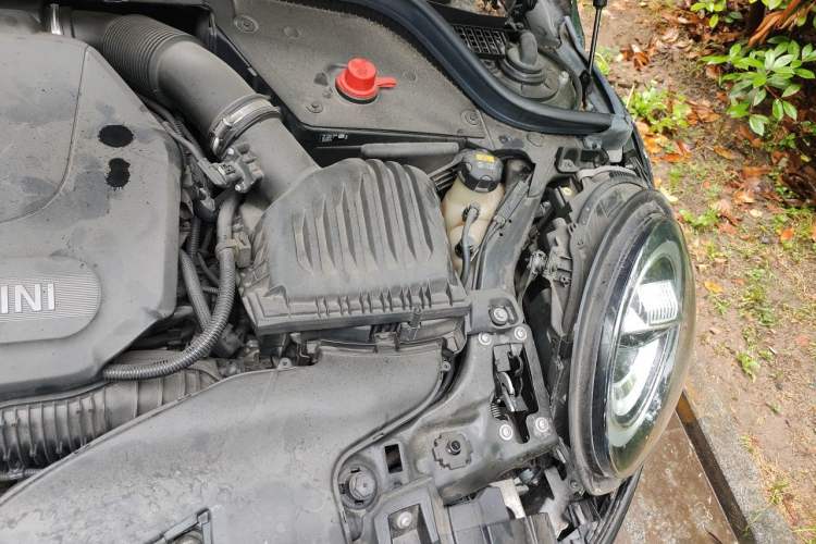 Used MINI JCW 2018 2.0T JOHN COOPER WORKS ALL-IN Engine Bay Left
