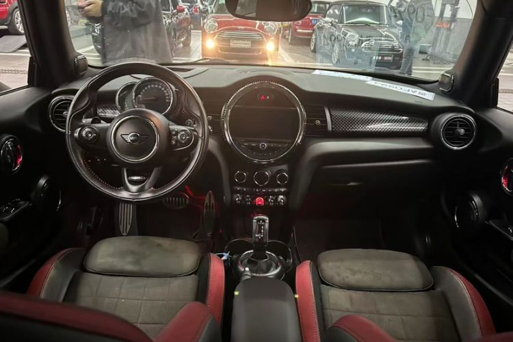 Used MINI JCW 2018 2.0T JOHN COOPER WORKS ALL-IN Interior 1